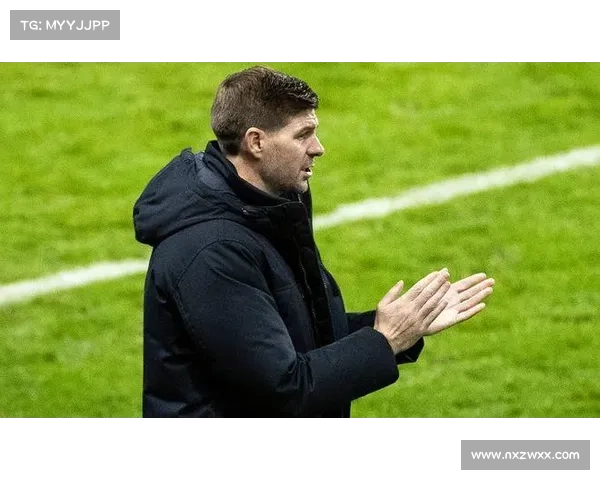 杰拉德4号球衣的历史与传承解析传奇球员背后的不朽象征 杰拉德4号球衣的历史与传承解析传奇球员背后的不朽象征